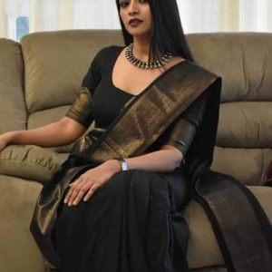 govind handloom Self Design Bollywood Silk Blend Saree