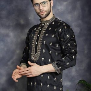 Jompers Men Embroidered Cotton Silk Straight Kurta