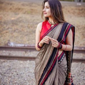 Balika bodhu Self Design Handloom Pure Cotton Saree