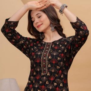PURSHOTTAM WALA Women Floral Print Viscose Rayon Straight Kurta
