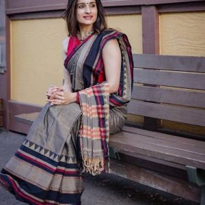 SUSHRITA BOUTIQUE Striped Berhampuri Pure Cotton Saree