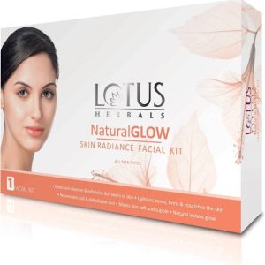 LOTUS HERBALS Natural Glow Kit Skin Radiance Facial Kit
