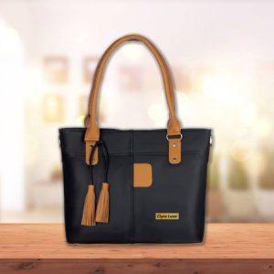 Clyra luxe Women Black Handbag